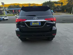Toyota Hilux SW4