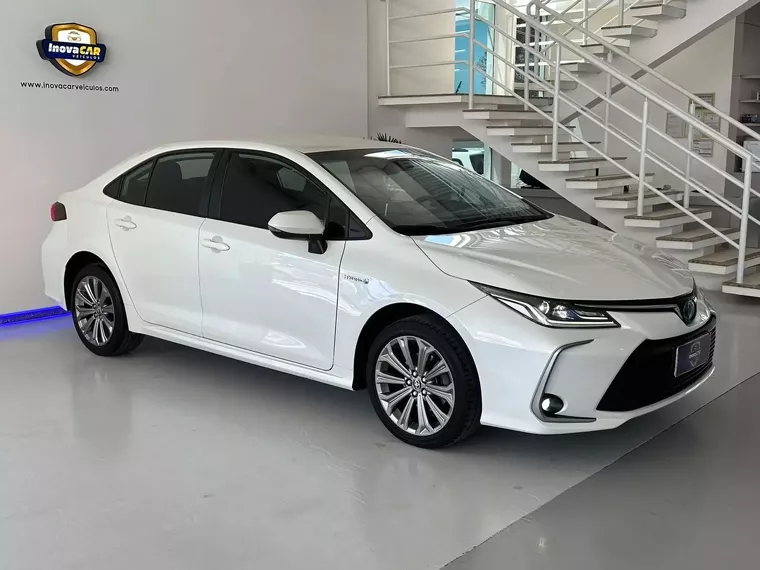 Toyota Corolla Branco 8