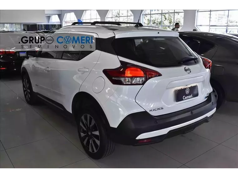 Nissan Kicks Branco 2