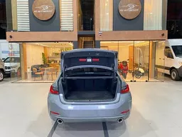 BMW 320i