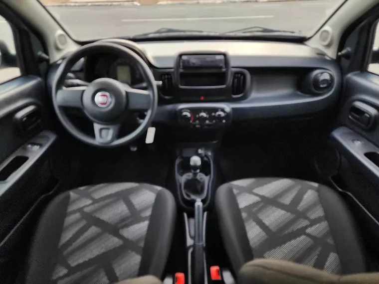 Fiat Mobi Prata 7