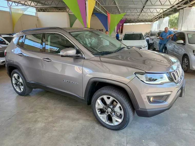 Jeep Compass Cinza 13