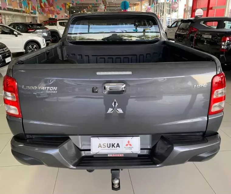 Mitsubishi L200 Triton Cinza 7