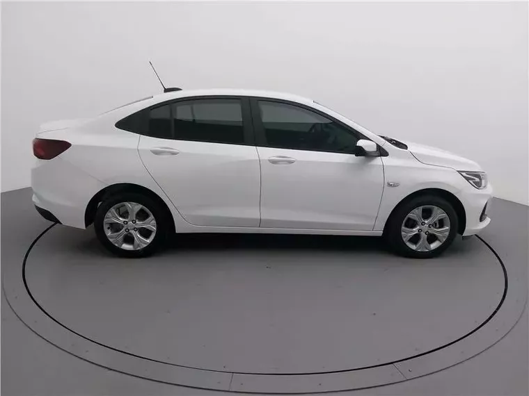 Chevrolet Onix Branco 2