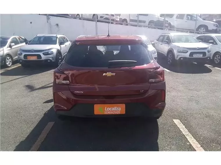 Chevrolet Onix Vermelho 8