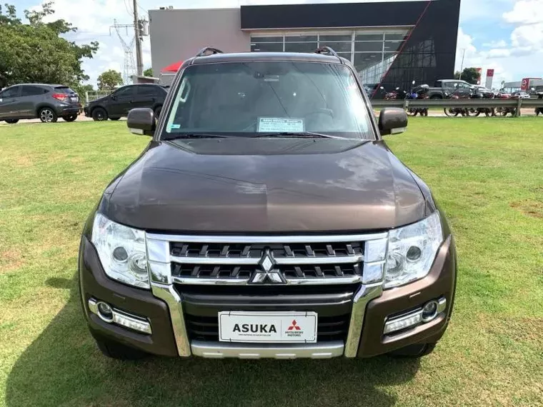 Mitsubishi Pajero Full Marrom 13