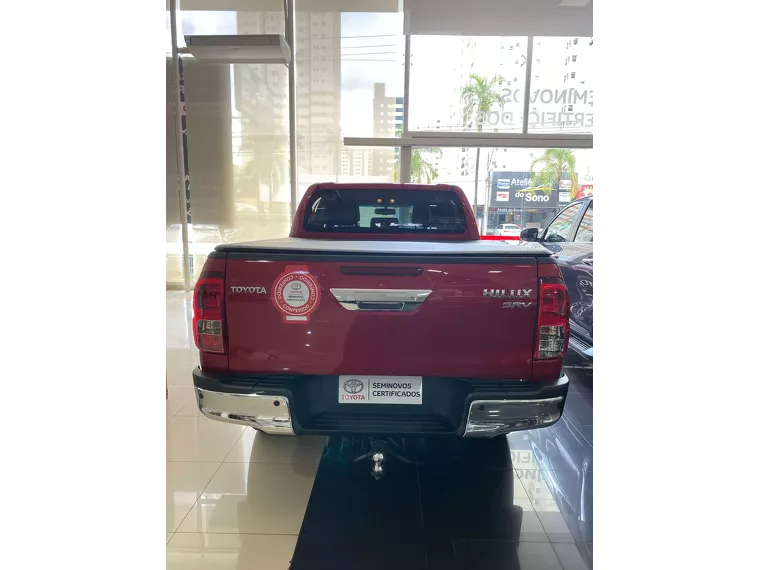 Toyota Hilux Vermelho 2