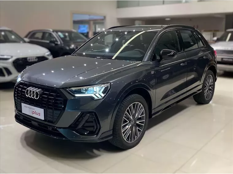 Audi Q3 Cinza 10