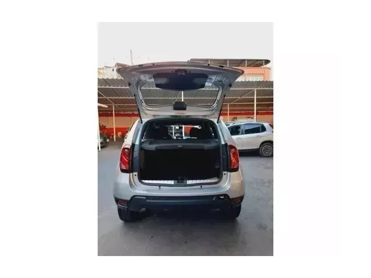 Renault Duster Prata 6