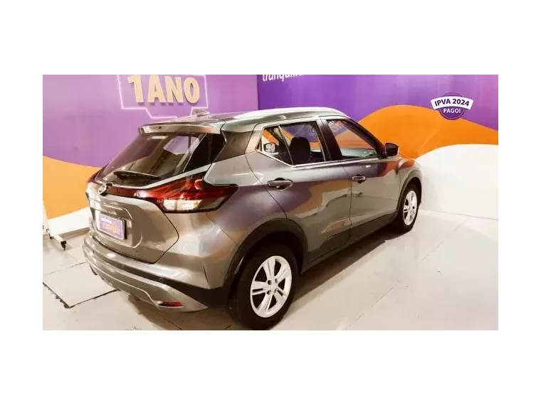 Nissan Kicks Cinza 2