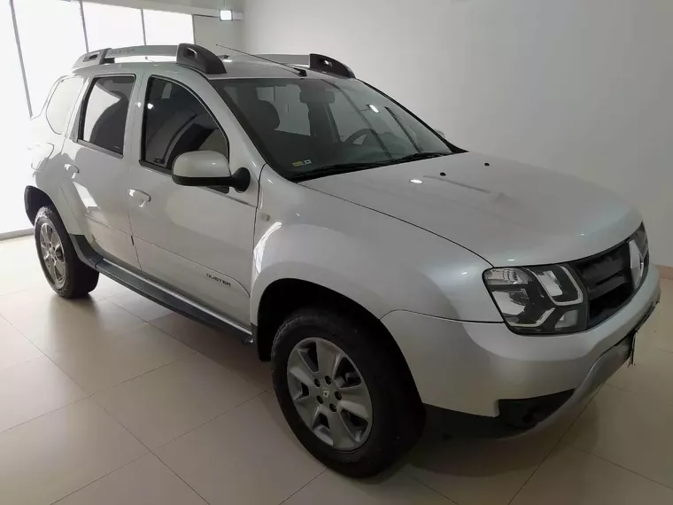 Renault Duster Prata 17