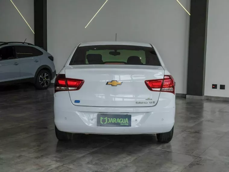 Chevrolet Cobalt Branco 11