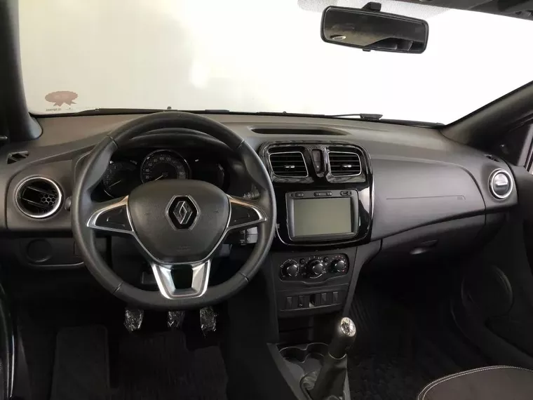 Renault Logan Prata 3