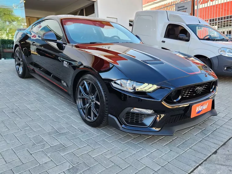 Ford Mustang Preto 4