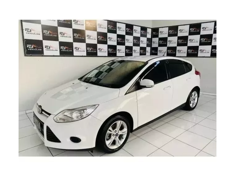 Ford Focus Branco 3