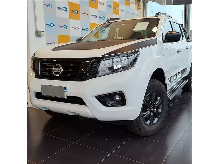 Nissan Frontier Branco 12