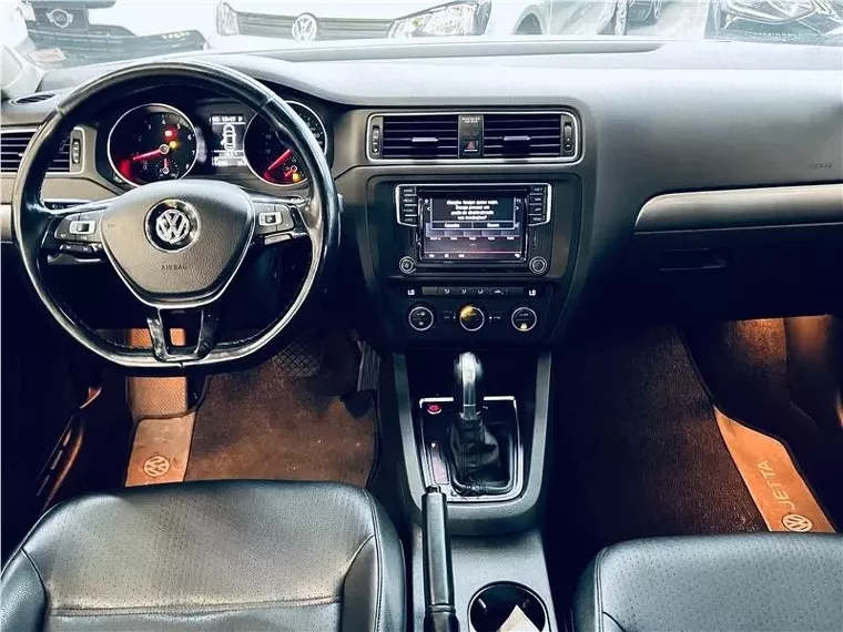 Volkswagen Jetta Branco 18