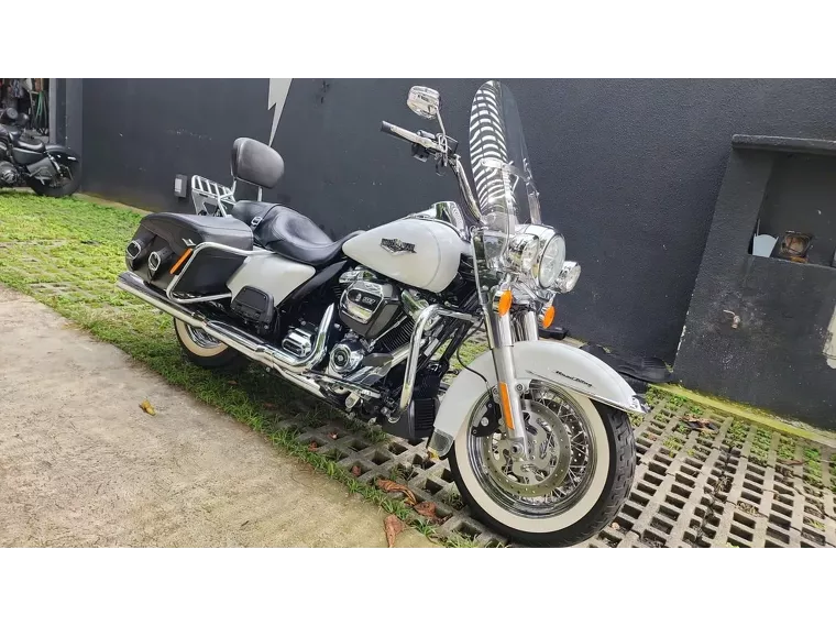 Harley-Davidson Road King Branco 3