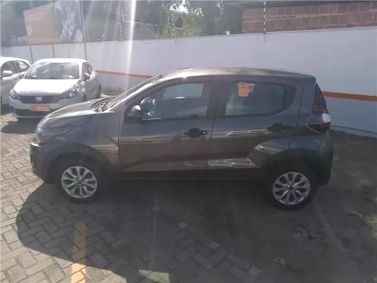 Fiat Mobi Prata 1