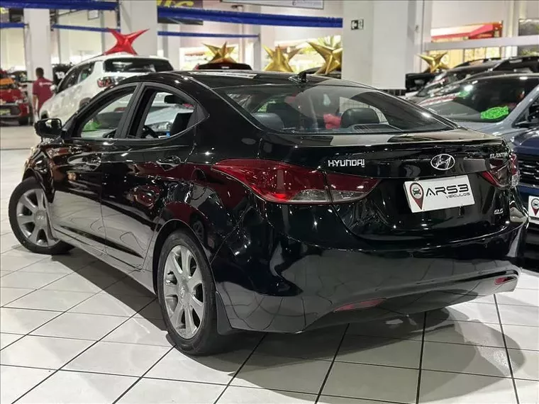 Hyundai Elantra Preto 2