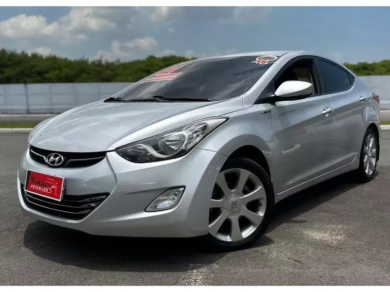 Hyundai Elantra Prata 15