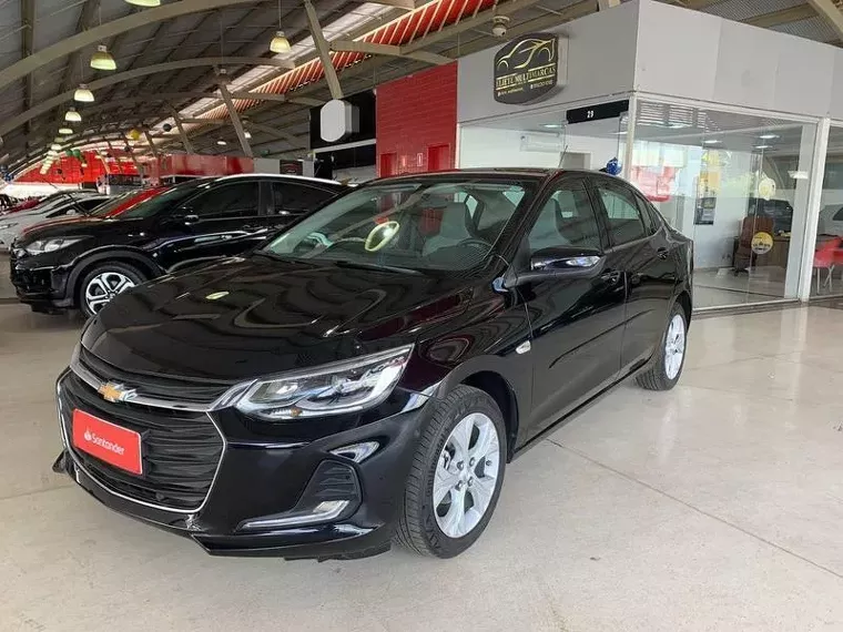 Chevrolet Onix Preto 2