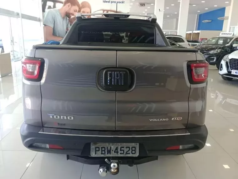 Fiat Toro Cinza 1