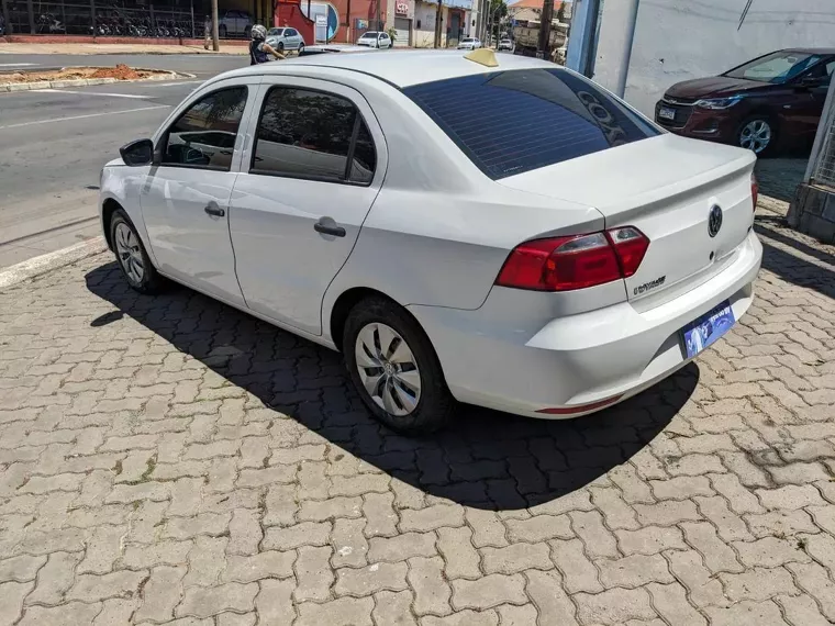 Volkswagen Voyage Branco 15