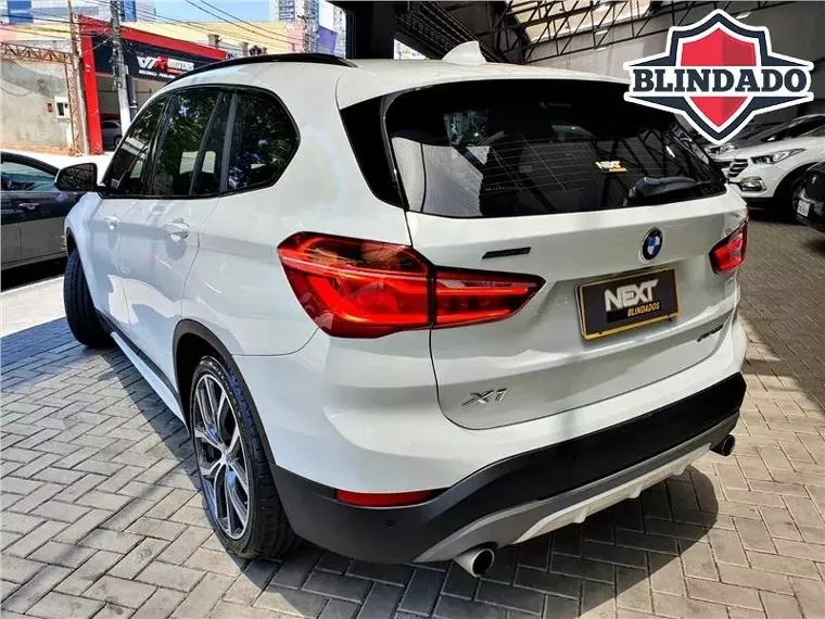 BMW X1 Branco 7