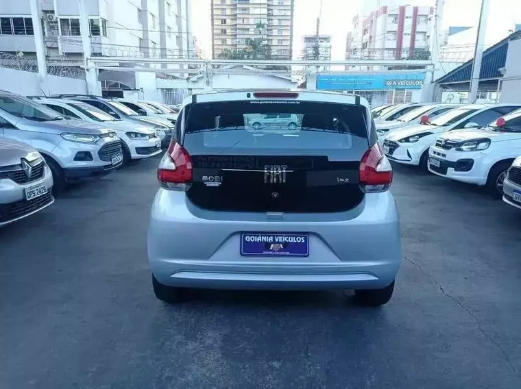 Fiat Mobi Prata 10