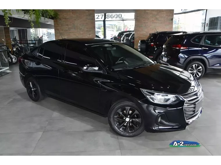 Chevrolet Onix Preto 4