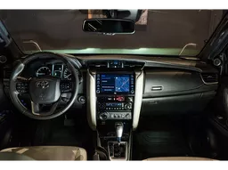 Toyota Hilux SW4