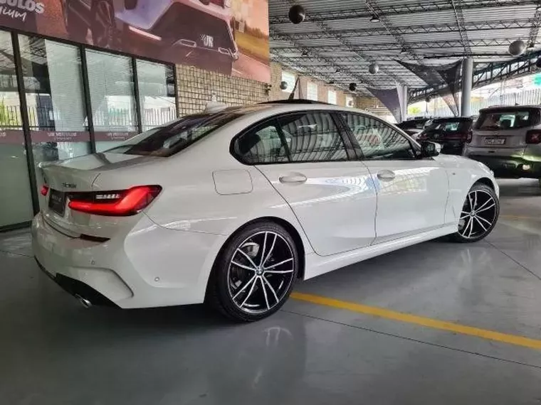 BMW 320i Branco 5