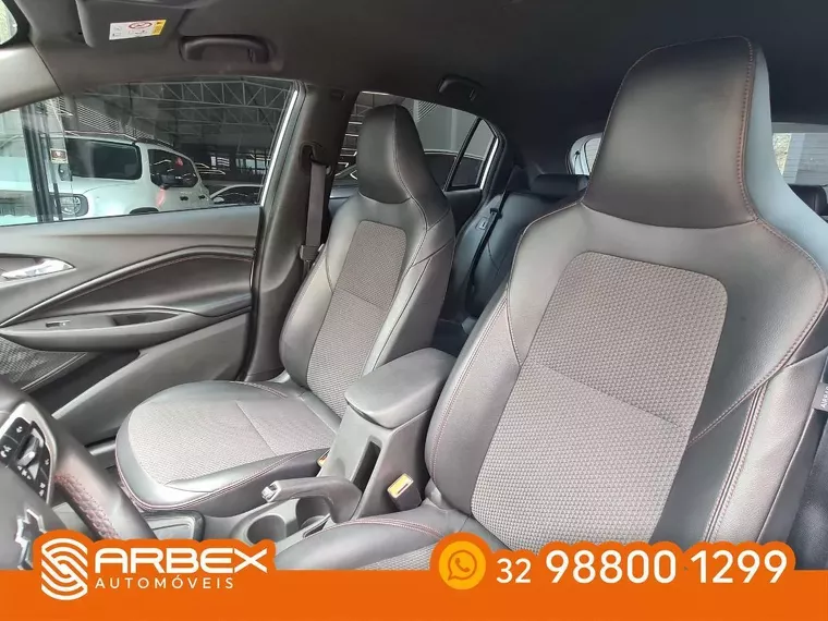 Chevrolet Onix Branco 2