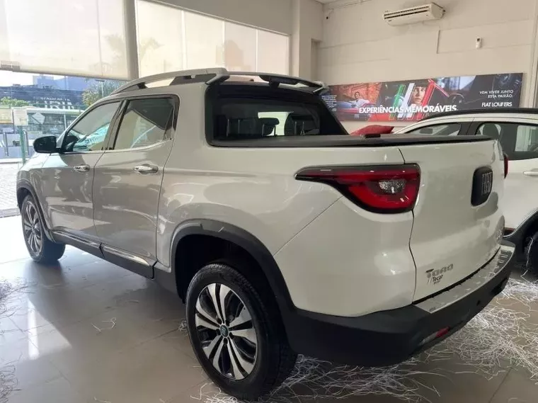 Fiat Toro Branco 2