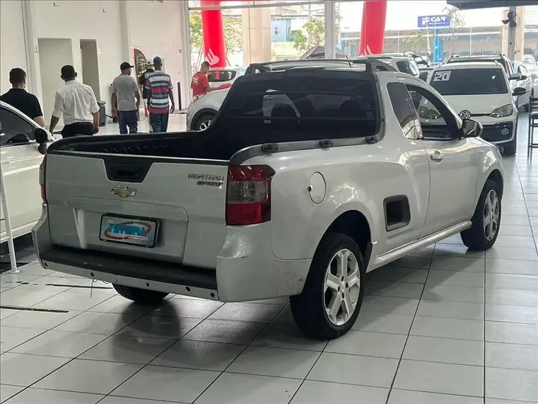 Chevrolet Montana Branco 8