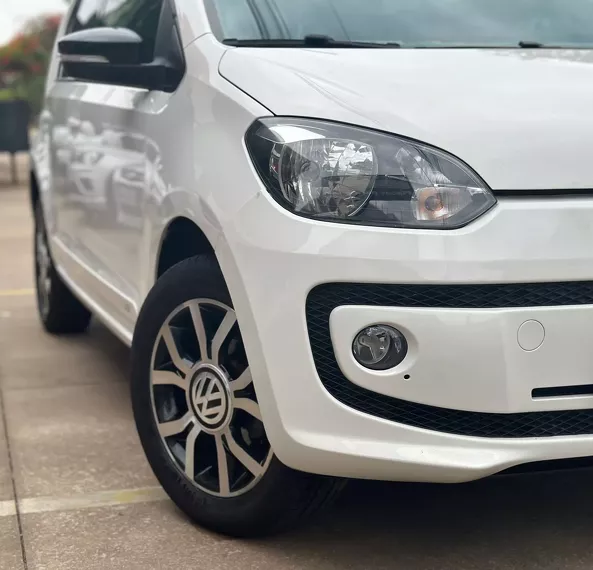 Volkswagen UP Branco 1