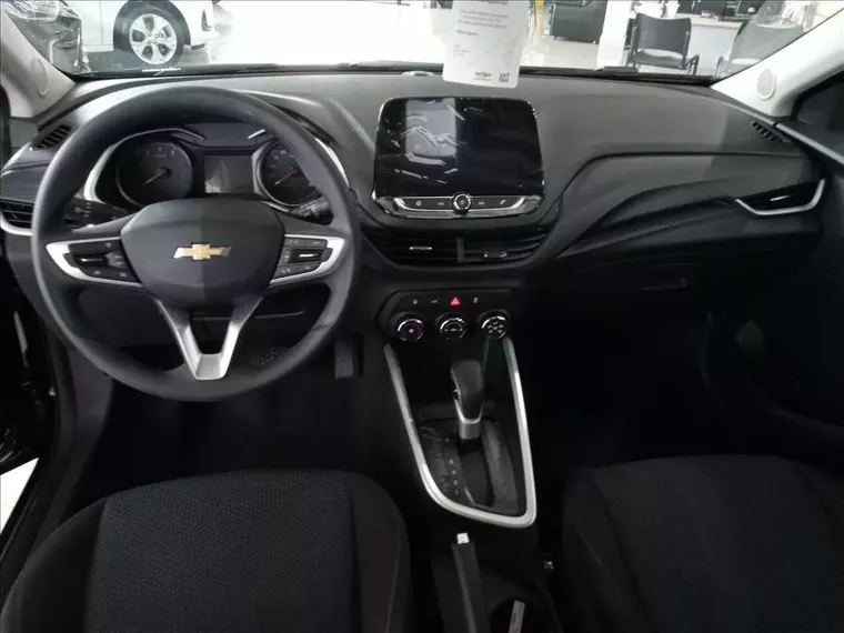 Chevrolet Onix Preto 5