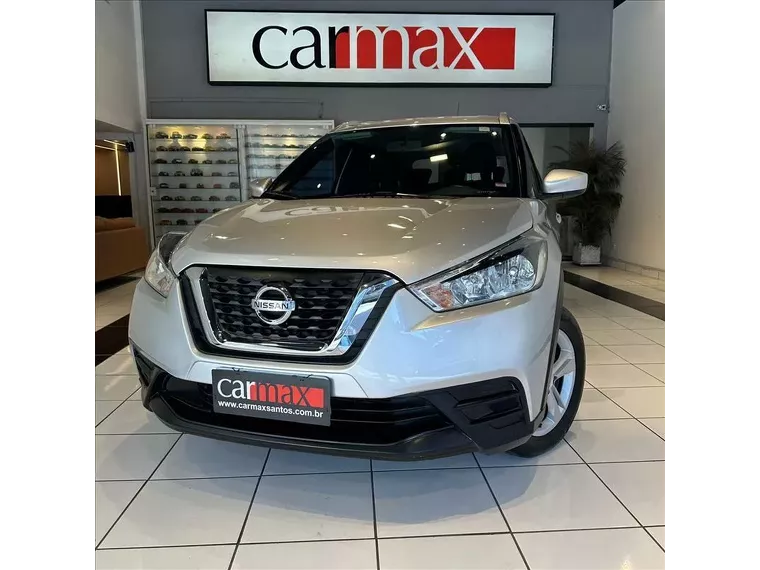 Nissan Kicks Prata 7