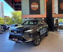 Toyota Hilux SW4