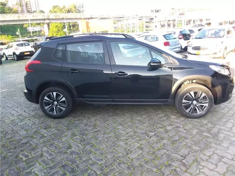 Peugeot 2008 Preto 3