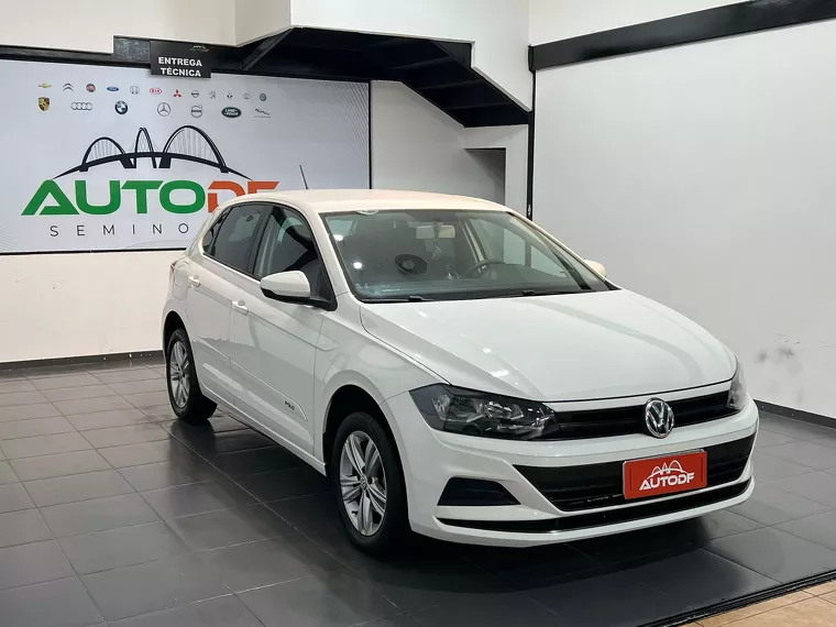 Volkswagen Polo Hatch Branco 11