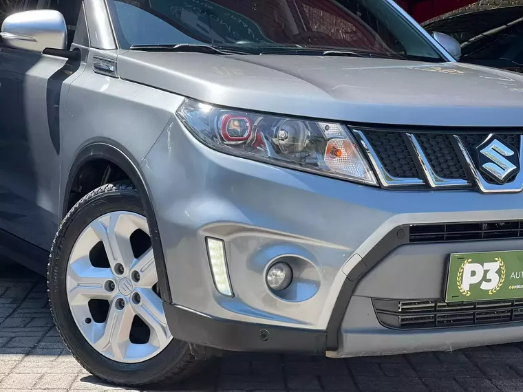 Suzuki Vitara Cinza 3