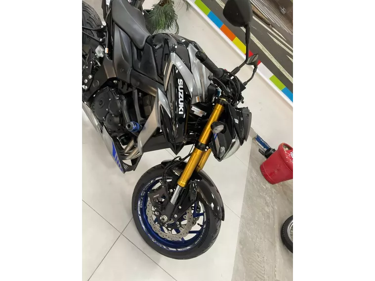 Suzuki GSX-S Preto 2