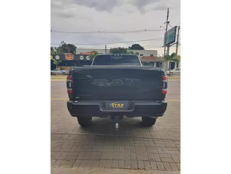 RAM 2500 Preto 14