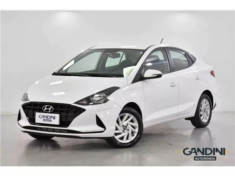 Hyundai HB20S Branco 10