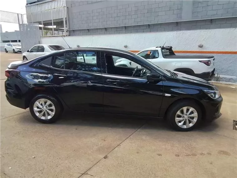 Chevrolet Onix Preto 6