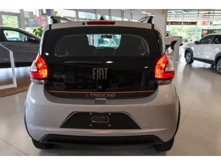 Fiat Mobi Prata 13