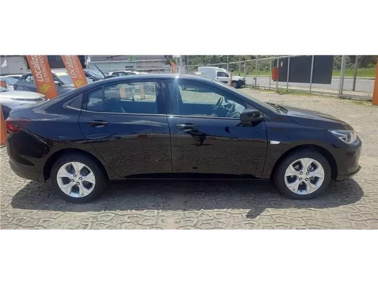 Chevrolet Onix Preto 10