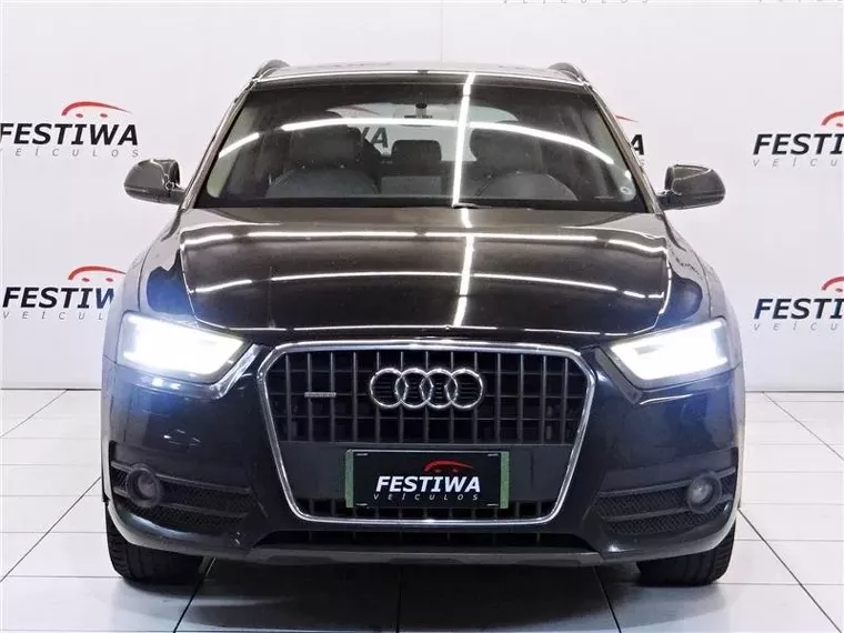 Audi Q3 Preto 8